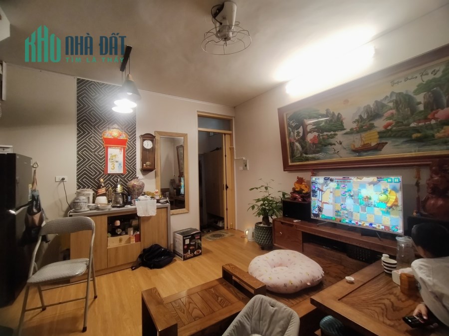 Bán nhà Nguyễn Công Trứ 30m 3PN, ô tô đỗ cửa, KD online giá 2.9 tỷ. LH: 0366051369