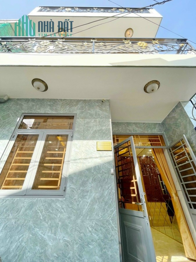 Nhà ngộp giảm sâu, Quận 7 -  3 tầng - 50m2(5x10) -  chỉ 4.8 tỷ -  đối diện ĐH Tài Chính Marketing-