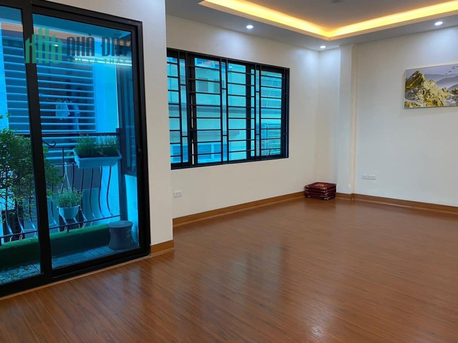 Cho thuê  nhà nguyên căn Khương Hạ - Thanh Xuân dt 75m , ngõ ô tô