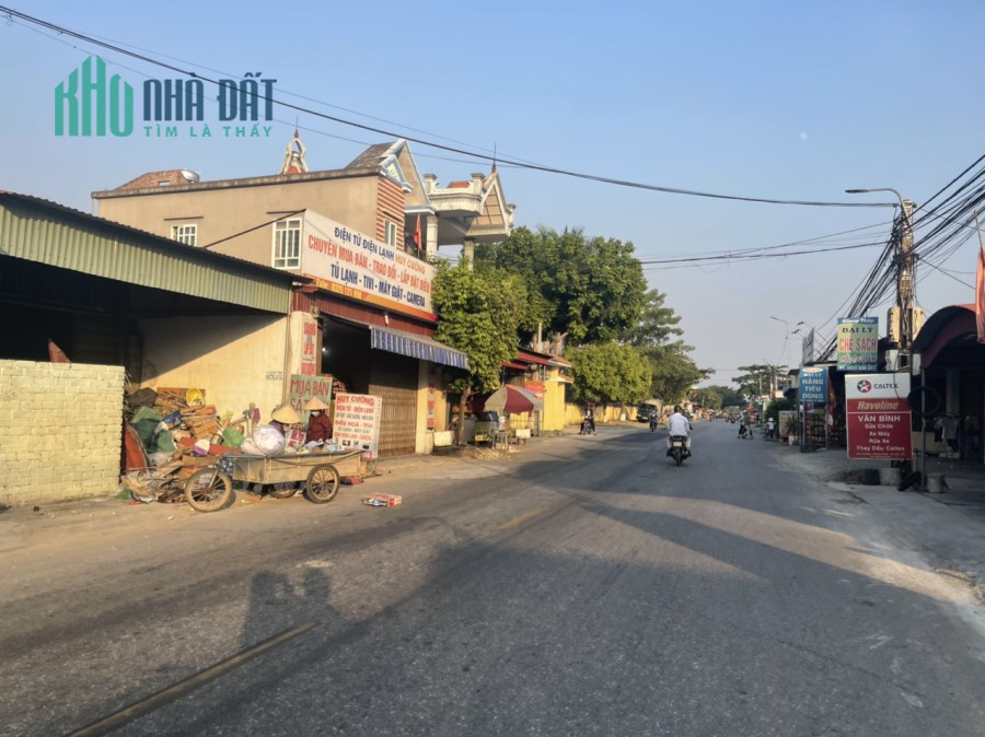 Vị trí: nằm giữa Quán Rẽ và Quán Chủng,gần trung tâm thương mại Mỹ Đức.