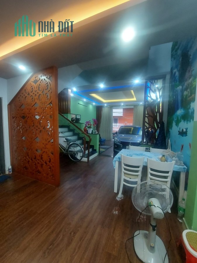 Nhà Hà Huy Tập, Ô tô trong nhà, Công An Quận, 61m2, 3 tầng, đẹp