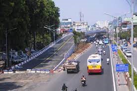 Bán nhà mặt phố Âu Cơ, quận Tây Hồ, 246m2  căn góc, mặt tiền 12m. LH 0935628686
