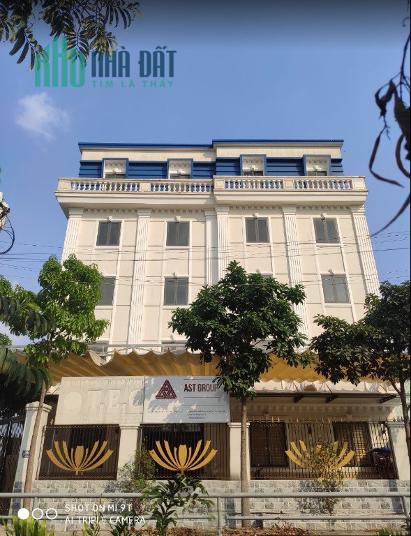 CHO THUÊ VĂN PHÒNG 230M2 FULL NỘI THẤT GIÁ TỐT NHẤT MẶT TIỀN ĐƯỜNG KHU PHỐ 3
