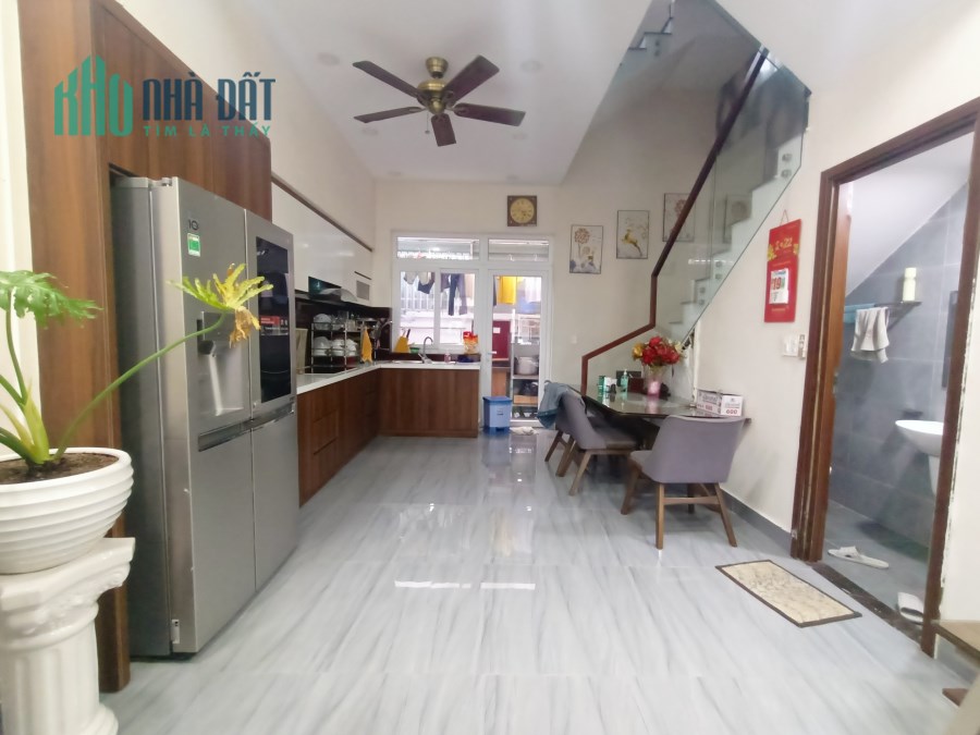 Chính Chủ Cần Bán Nhà Phố Liền Kề Lovera Park, Nhà Mới 100% Đầy Đủ Nội Thất Cao Cấp. Giá chỉ 6