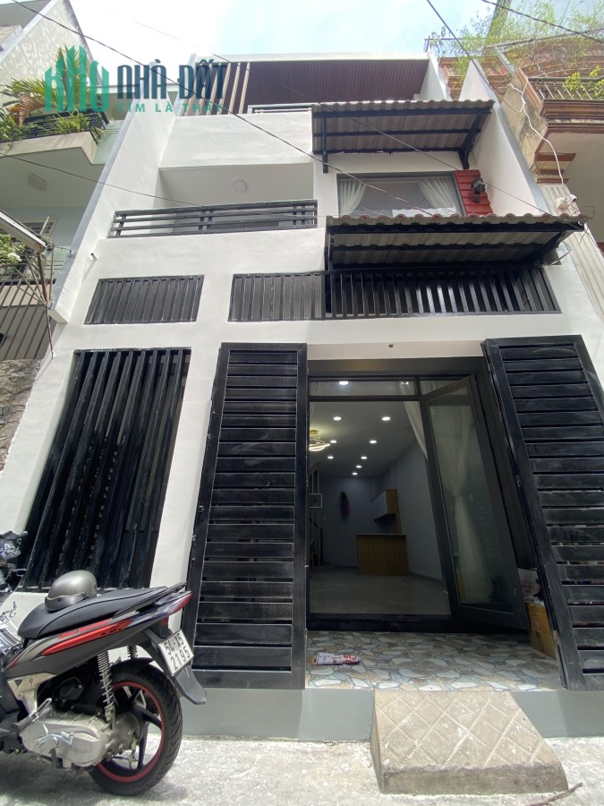 Nhà gần MT Nguyễn Thượng Hiền, Bình Thạnh