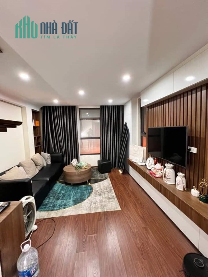bán nhà phố Lĩnh Nam, 36m2 , nội thất siêu đẹp, ngõ 3 Gác tránh SH , 0945676597