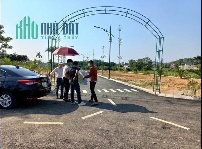CẦN BÁN GẤP 60M2 CHỈ NHÌNH 20TR/M2 ĐƯỜNG ĐẠI LỘ THĂNG LONG KHU VỰC LÁNG HÒA LẠC