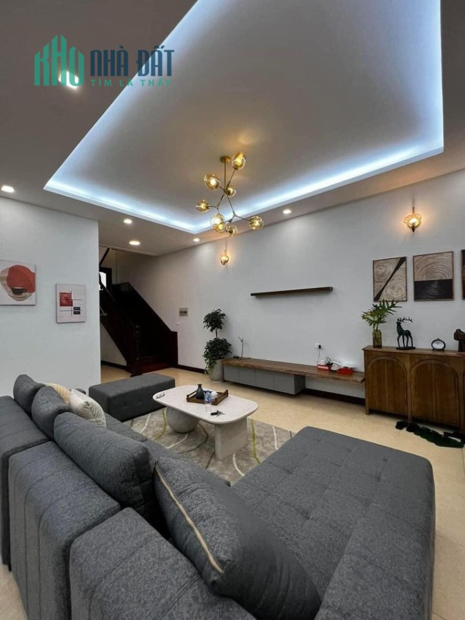 bán nhà phố Tam Trinh  , 33m2 x 5 tầng , 3 bước ra phố, xem là thích