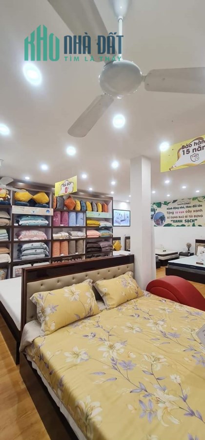 chủ Ngộp cần bán nhà trước tết giá cực rẻ mặt phố Nguyễn Chí Thanh kinh doanh sầm uất vỉa hè cực