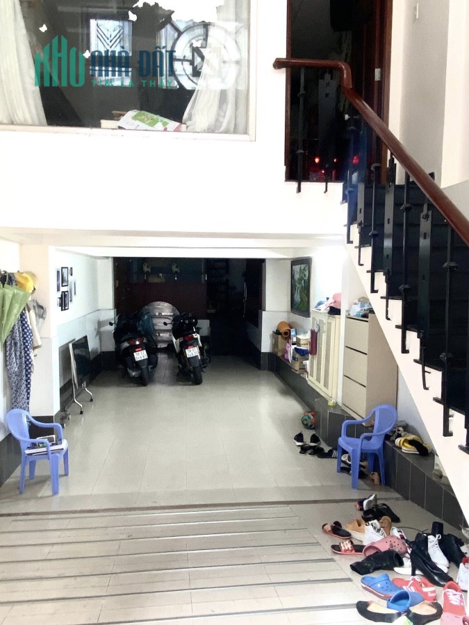 Mua 1 tặng 2 nhà HXH thông Đào Duy Anh, 58m2, 5 tầng BTCT, sát Sân bay, dưới 12 tỷ.