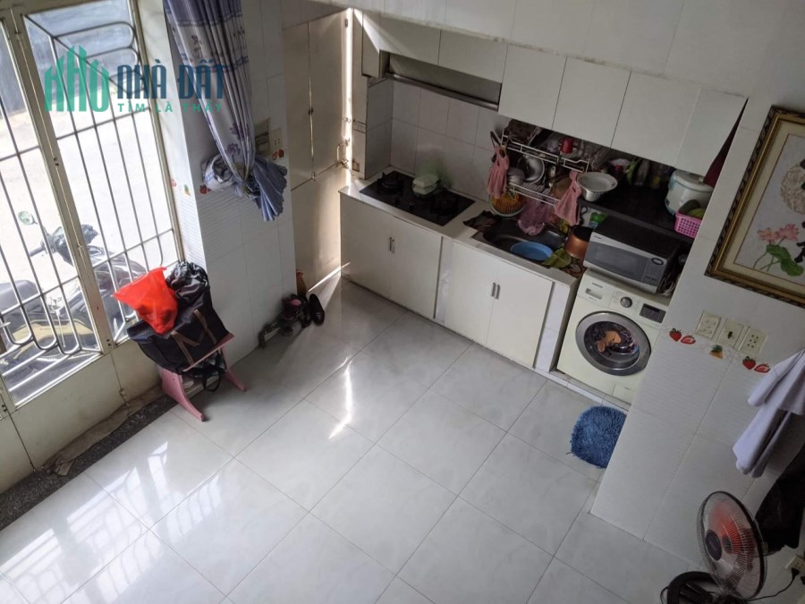 Mặt tiền ngay Lãnh Binh Thăng quận 11 gần 30m2 2 tầng nhỉnh 2 tỷ
