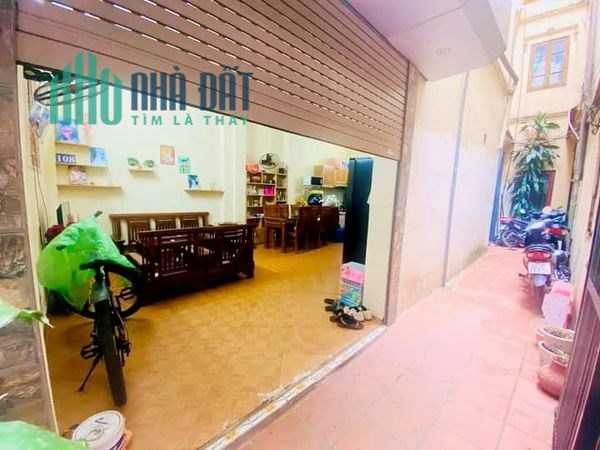 CHÍNH CHỦ CẦN BÁN GẤP NHÀ QUẬN ĐỐNG ĐA 35M2 3 TẦNG GIÁ 2.7 TỶ NHÀ 2 MẶT THOÁNG SÁNG KHÁCH CÓ THỂ