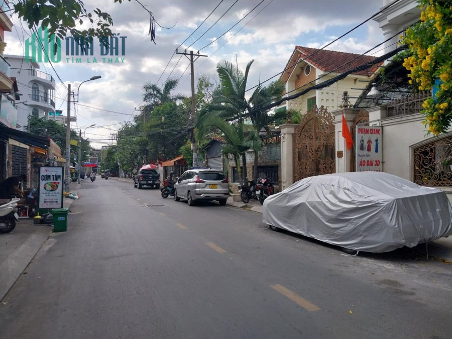 Bán nhà hẻm 496 Dương Quảng Hàm, 3 tầng mái Thái, 128m2, ngang 8m, view sông, 14 tỷ.
