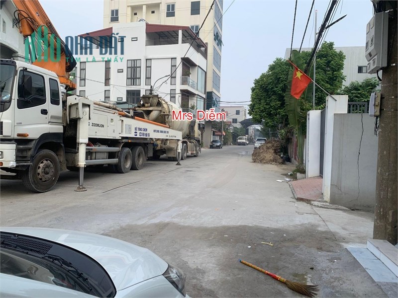 Nhỉnh 9 tỷ, Mrs Diễm cần bán 98.3m nhà lô góc ngay tại Trung Tâm Uy Nỗ, Thị Trấn Đông