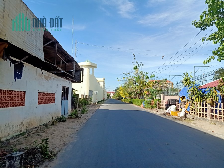 CẦN BÁN GẤP ĐẤT NHÀ CẤP 4 DIỆN TÍCH LỚN TẠI TÂN MỸ CHÁNH TP. MỸ THO - TIỀN GIANG