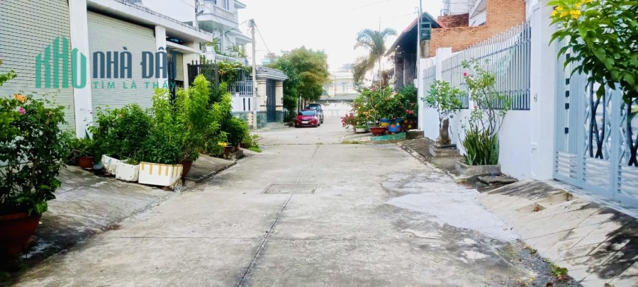BÁN ĐẤT DCHH 117m 5.1 x23 Hẻm 154 Vườn Lài .An Phú Đông
