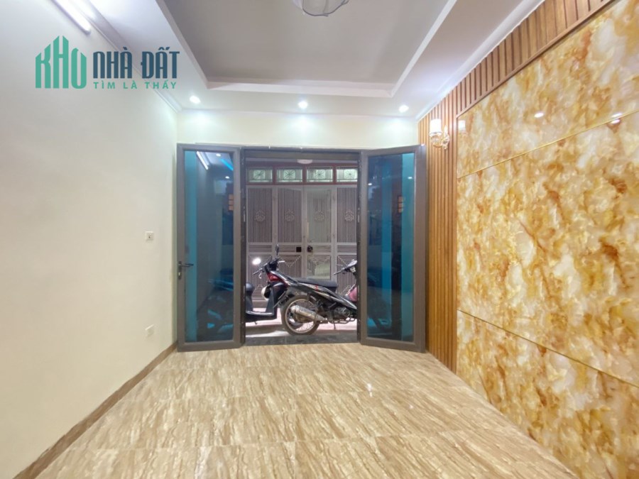 BÁN NHÀ ĐẸP GIẢNG VÕ NỞ HẬU - TRUNG TÂM ĐỐNG ĐA, NGÕ THÔNG, GẦN PHỐ, Ô TÔ GẦN LH 0966037496