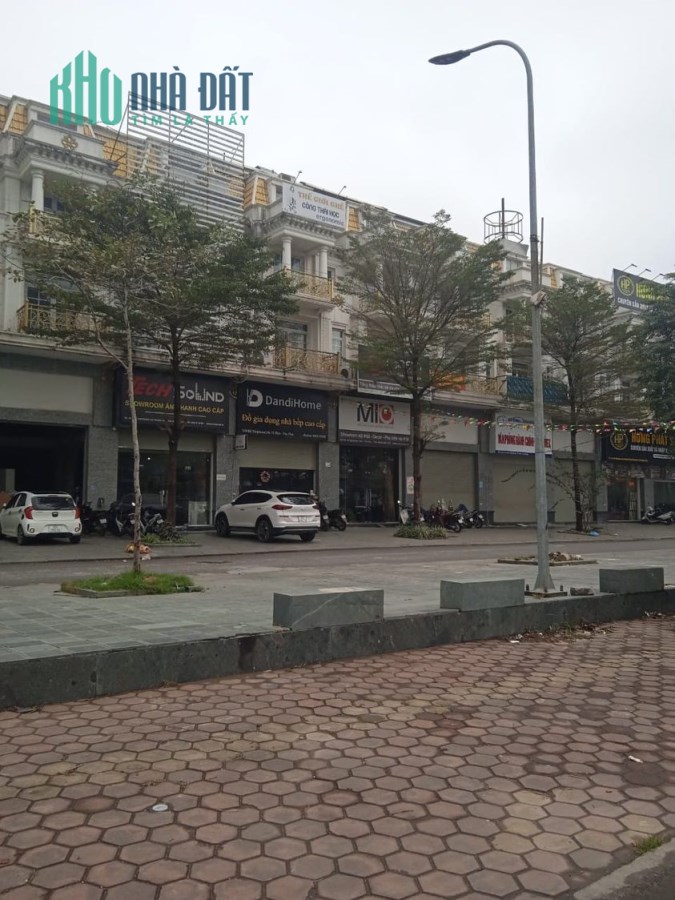 Cho thuê nhà nguyên căn 7 tầng cso thang máy làm văn phòng hoặc Spa ở Vạn Phúc, gía thuê 65tr/