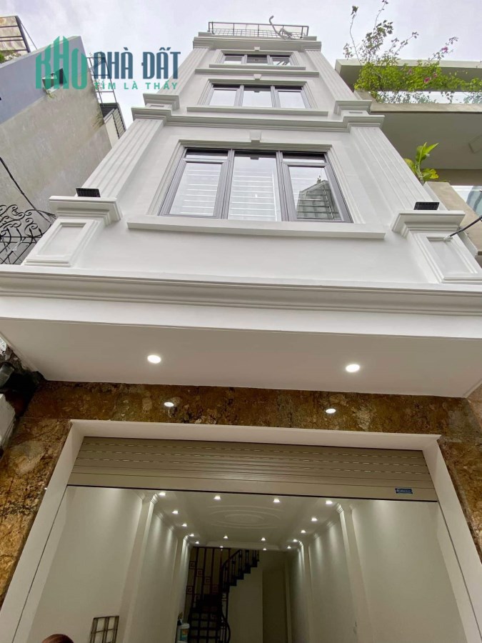 Bán gấp nhà phố Lâm Hạ cực đẹp, ô tô, 45 m2, 5 tầng, giá chỉ 8,9 tỷ.