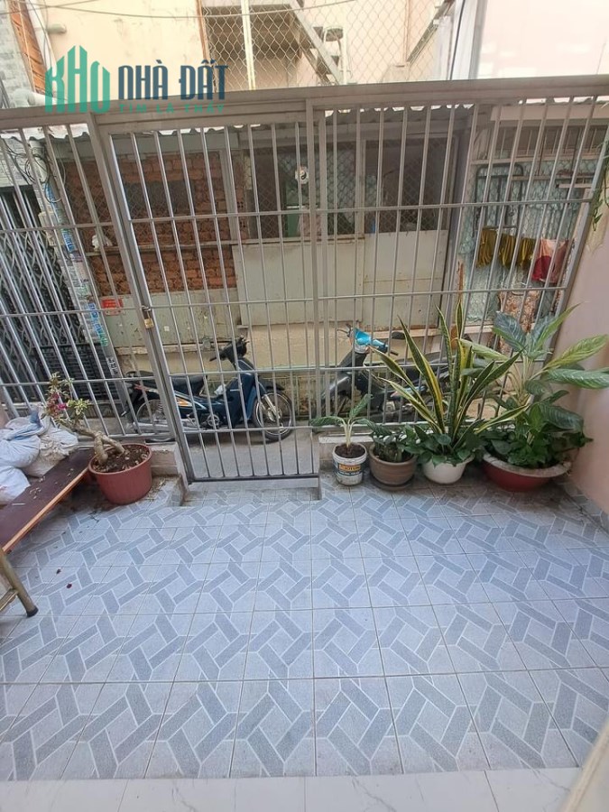 BÁN NHÀ 2MT CHỢ TÂN QUY QUẬN 7. DT 42M2. NHỈNH 4 TỶ. SHR-FULL TIỆN ÍCH