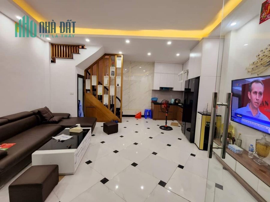 Bán Nhà Phố Nguyễn Trãi, Thanh Xuân, Tặng Nội Thất, 40m2 5T MT4M, Giá 3.99 Tỷ