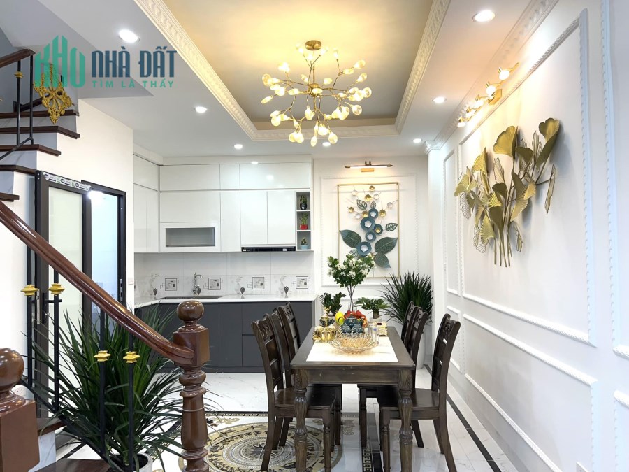 1Chính Chủ Cần Bán Nhà Ngõ 61 Phan Kế Bính  - DT 58m2 - 5 Tầng - MT 5.5m - Giá 7.35 Tỷ.
