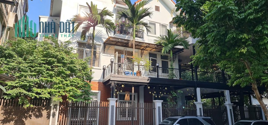 Cho thuê BT Làng VKCA Mỗ lao, 175m2, 26m tiền, lô góc, SD thực tế 500m2.