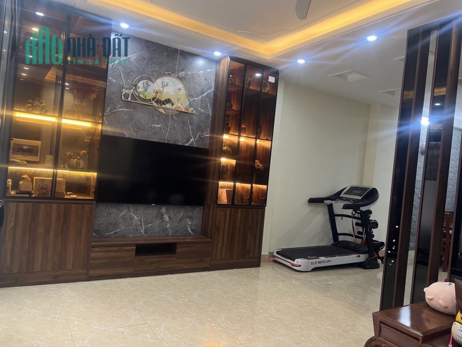 Lê Trong Tấn 81m2 chỉ 12 tỷ- 5 nhà ra phố.