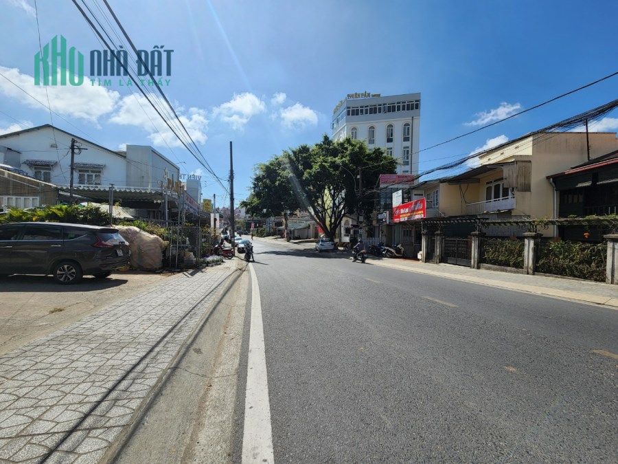 Cần bán lô đất vàng thích hợp xây Khách Sạn đường Hai Bà Trưng, Đà Lạt 375m2