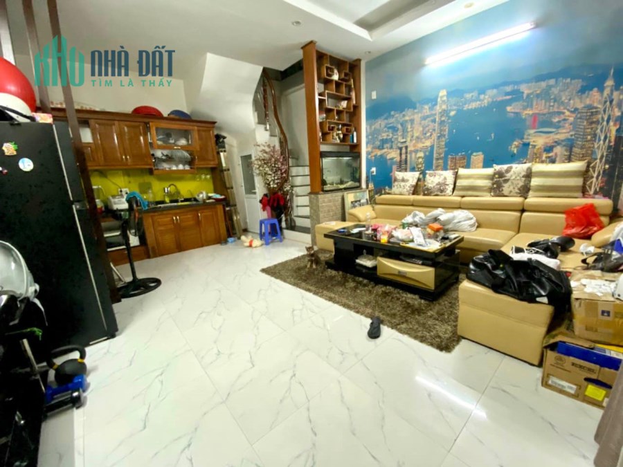 Chính Chủ Cần Bán Nhà Ngõ 118 Đào Tấn  - DT 33m2 - 5 Tầng - MT 5m - Giá 4.4 Tỷ.
