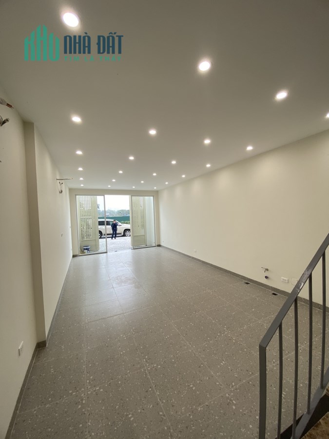 Cho thuê nhà LK Văn Phú, Hà Đông, đường 24m, hoàn thiện, 91m2, 40tr/th