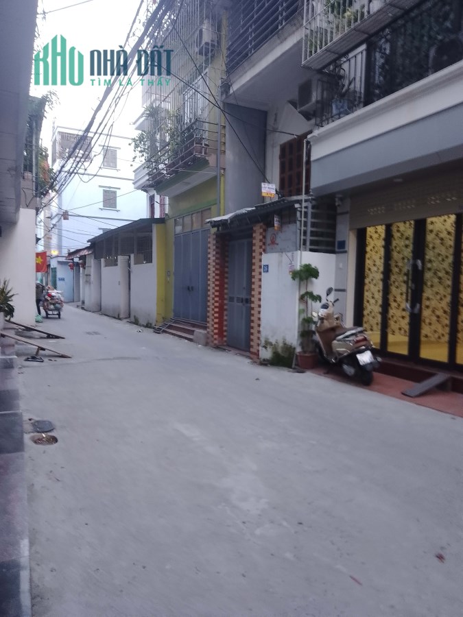 Nhà nam dư, Hoàng Mai - ngõ to - 35M x 5 Tầng giá 3,09 Tỷ