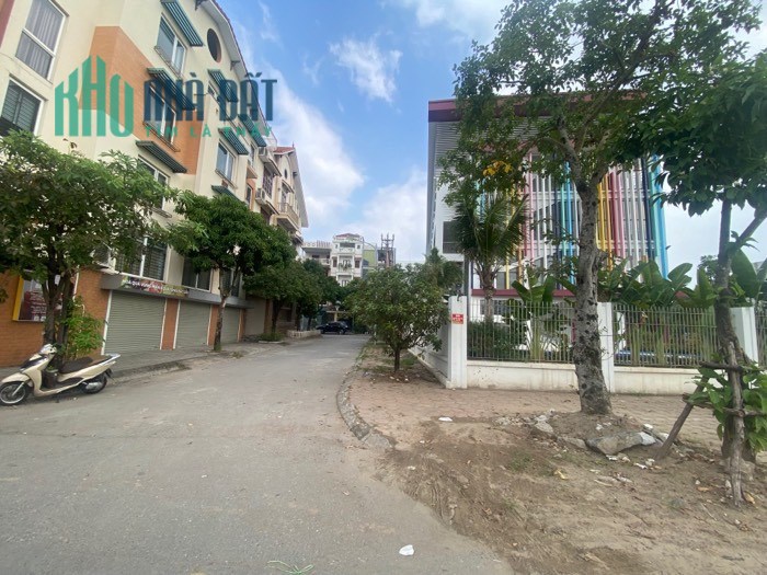 Bán đất Tái định cư Thạch Bàn, vỉa hè, ô tô tránh, 2 đường trước sau, 68m, MT5m, 6 tỷ dư