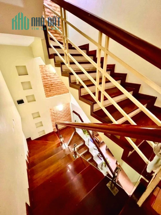 Bán nhà Trương Định Hai Bà Trưng 59/61m2 x 4 tầng MT 4.7m giá 14 tỷ