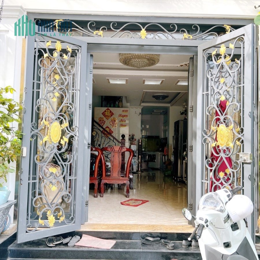 Nhà nở hậu hẻm ô tô quay đầu đường Bùi Minh Trực P6Q8. Giá 9,9 tỷ TL