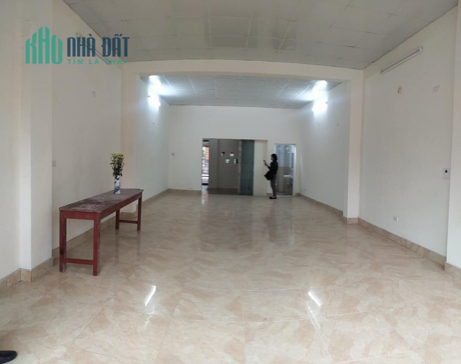 Cho thuê nhà MP Trương Định, 70m2,  Kinh doanh mọi mặt hàng.