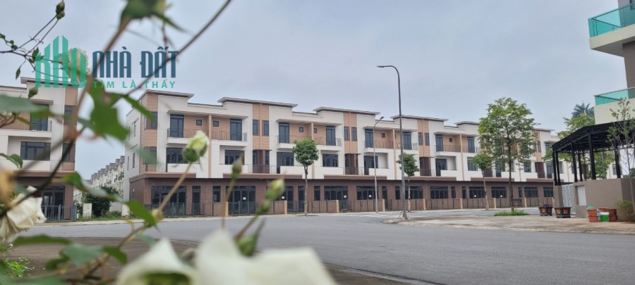 bán nhà 3 tầng 120m2 mặt phố đi bộ 26m thành phố từ sơn