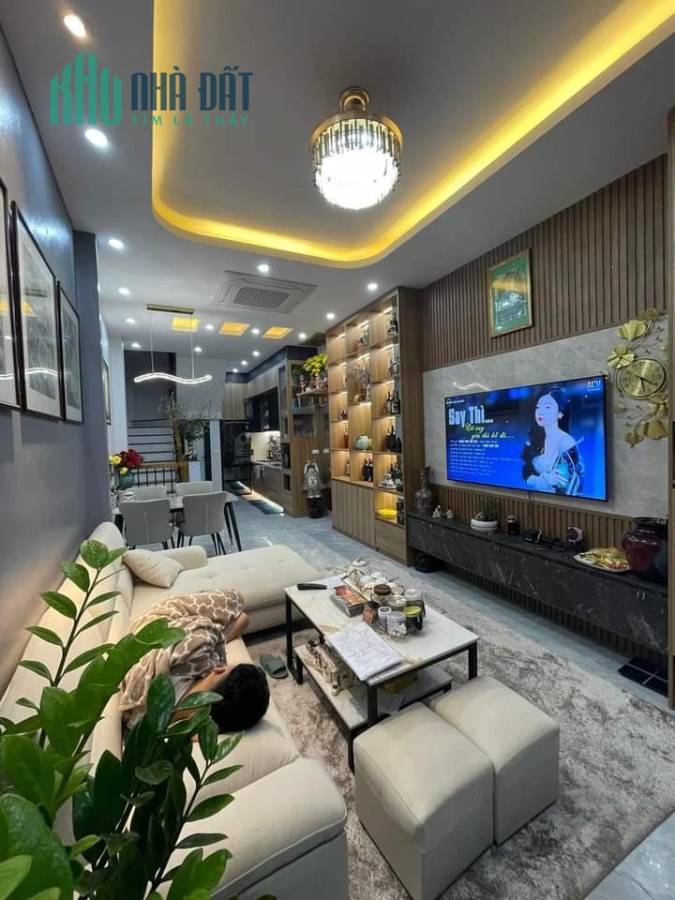 SIÊU PHẨM BÀ TRIỆU, HAI BÀ TRƯNG.  AN SINH TUYỆT VỜI. DT41/45M2, 5 TẦNG. Chỉ 9.3 tỷ.