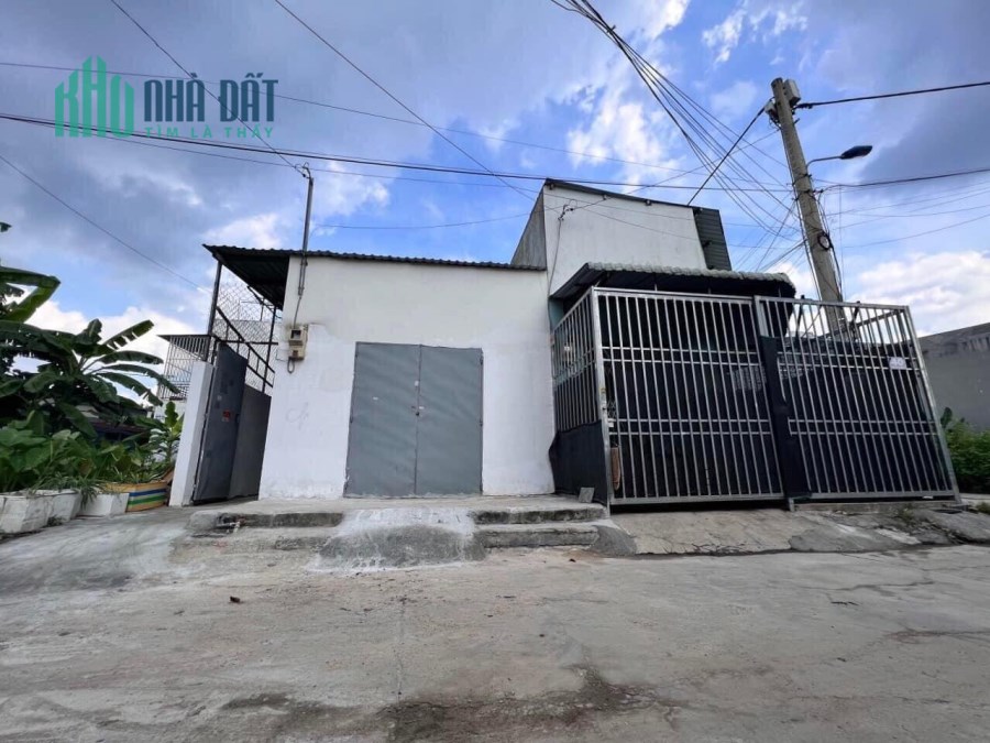 chính chủ bán đất tặng dãy nhà tro dt 5x20 mặt tiền thạnh lộc 42 q12 tphcm
giá 4ty6