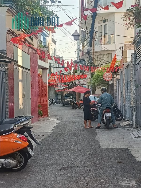 QUẬN 3 –NHÀ ĐẸP 4 LẦU Ở LIỀN -NGANG  5M CỰC ĐẸP -HẺM 3 GÁC