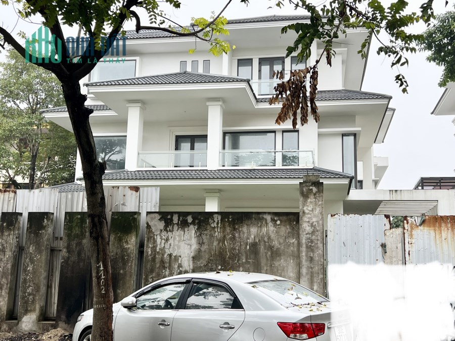 Cho thuê BT văn phú, hà đông, 700m2, 20m mặt tiền, hoàn thiện. Giá thoả thuận