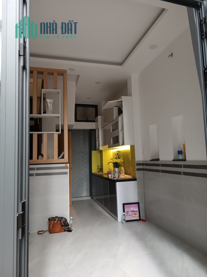 Bán nhà mặt tiền Lê Văn Sỹ, Q3,  18m2, nhà nhỏ đủ công năng, chỉ 6 tỷ 7