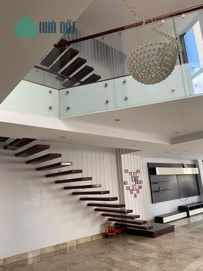 Chính chủ bán khu PL Đỗ Quang giá 32 tỷ, 100mx6 tầng, MT 8m, thang máy