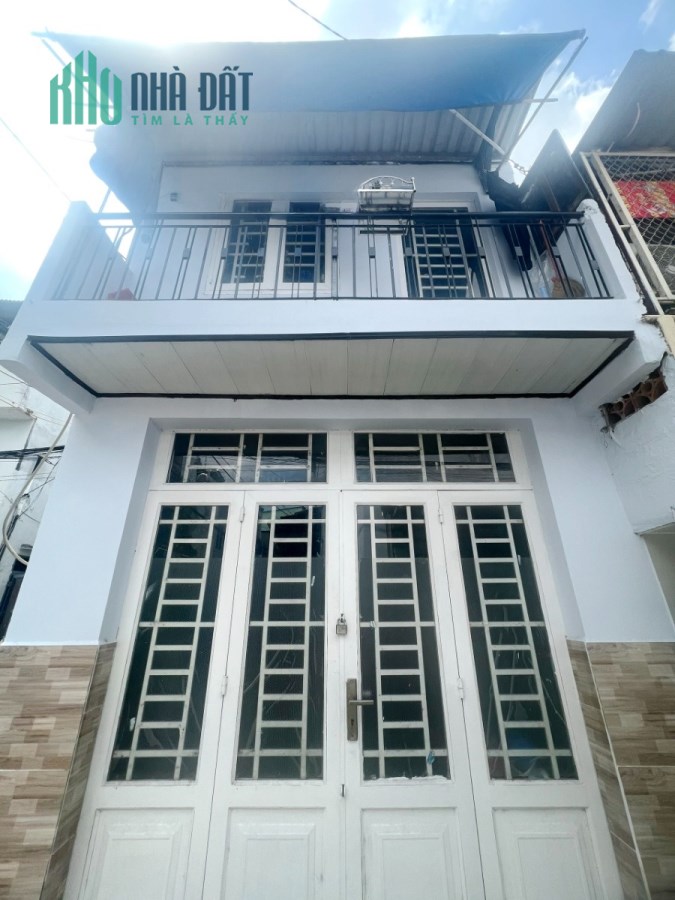 Căn góc 2 tầng hẻm 314 đường Âu Dương Lân P3Q8 2.4 tỷ