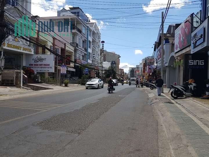 Cần bán lô đất vị trí đắc địa thích hợp kinh doanh đường Bùi Thị Xuân, Đà Lạt 150m2
