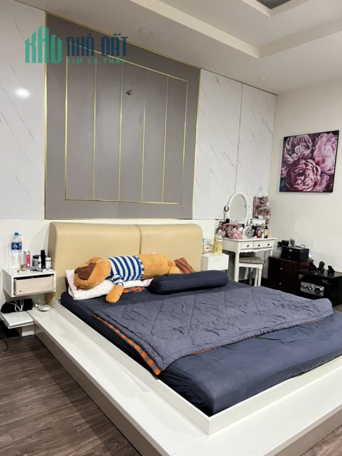 Bán nhà mặt tiền đường khu vip bàu cát -nội thất cao cấp -đường 2 xe tải tránh