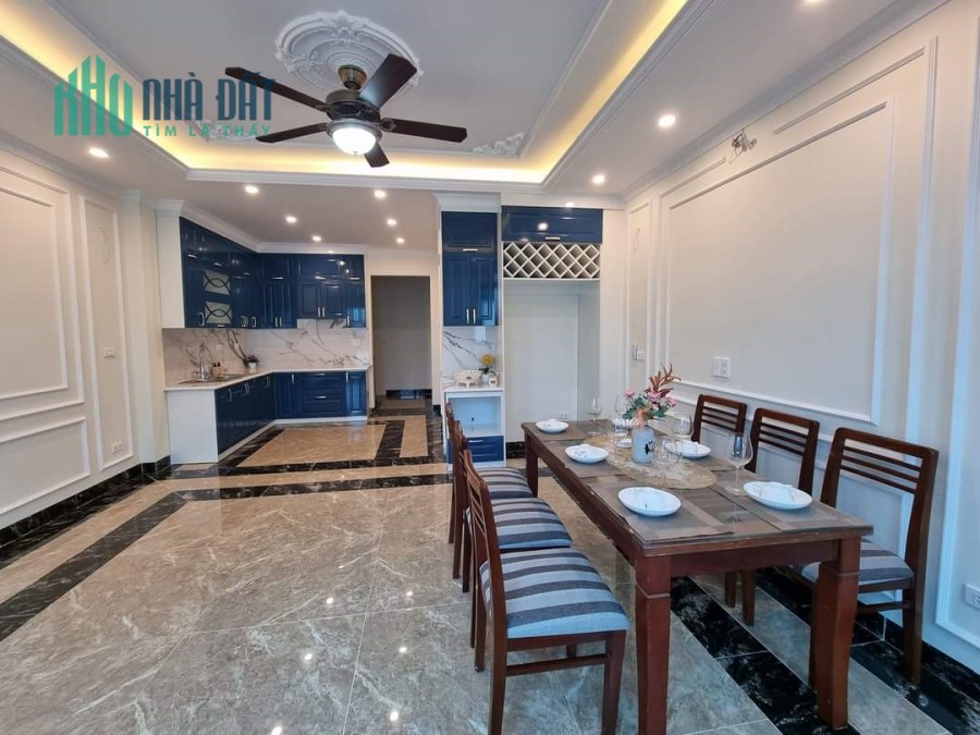 Bán nhà Giáp Nhất-Thanh Xuân- xây mới- ô tô đỗ cổng- nội thất xịn xò -sát nhà ô tô tránh