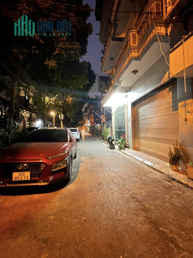 Bán nhà Ngọc Lâm, Long Biên, Ô TÔ vào nhà, Kinh doanh được, đủ NỘI THẤT. LH 0983311014