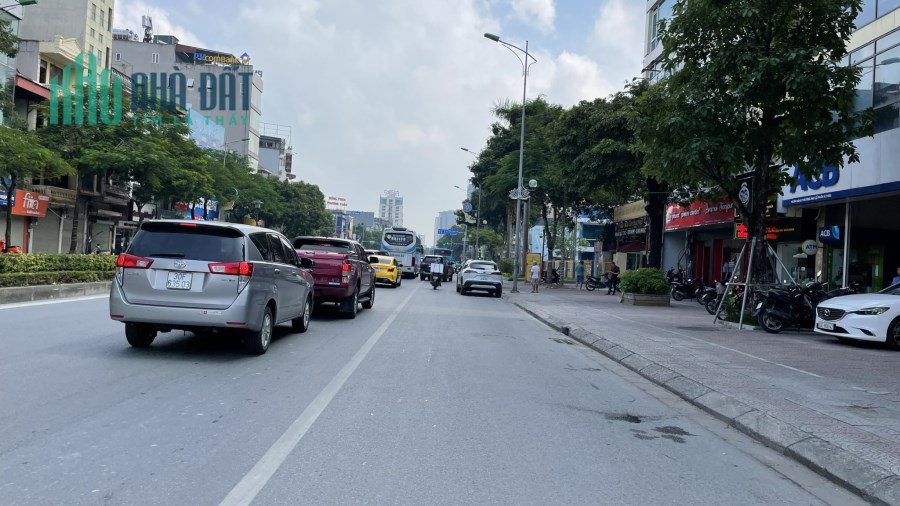 Cực hiếm:Bán nhà mặt phố Nguyễn Văn Cừ, vỉa hè đá bóng, kd  sầm uất nhất phố 60m, MT6.5m, 19 tỷ