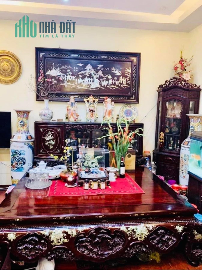 CHỦ NHÀ ĐI NƯỚC NGOÀI ĐỊNH CƯ NÊN CẦN BÁN GẤP NHÀ PHỐ VĂN CAO  - NGÕ ĐẸP THẲNG TẮP - SỔ PHÂN LÔ -
